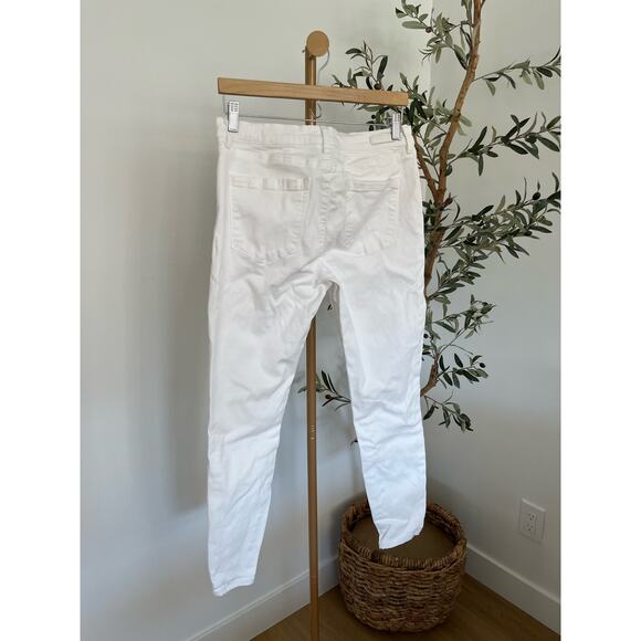 BlankNYC The White Mercer Skinny Jeans - Picture 6 of 10